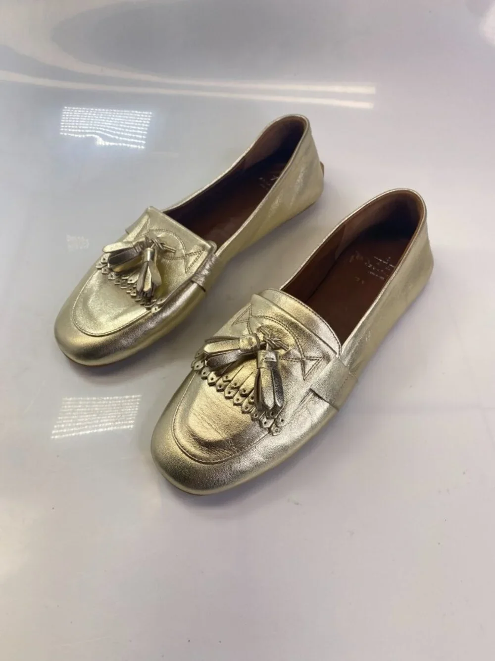 Aquatalia Quinna Metallic Weatherproof Womens Golden Leather Loafer Flat Sz 8